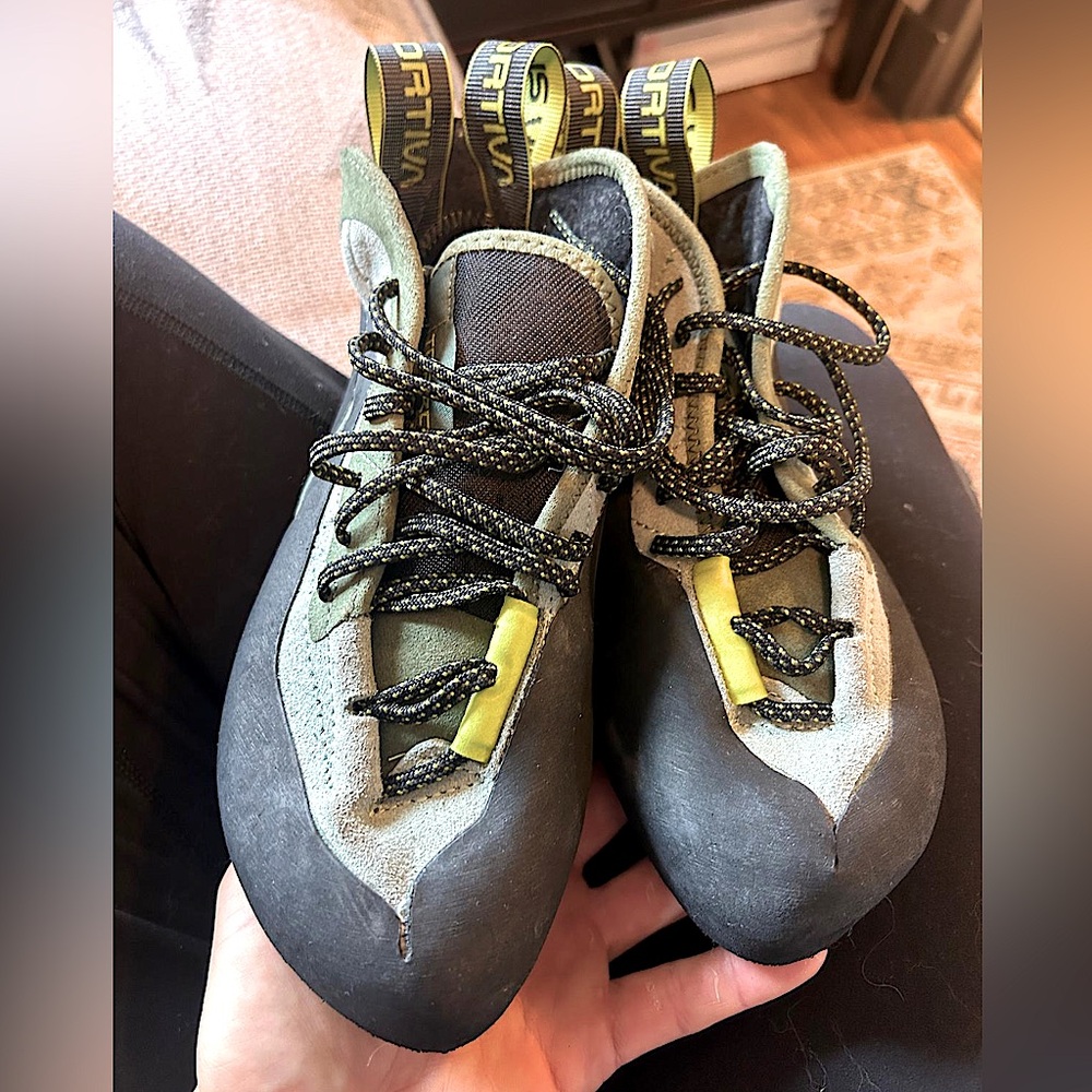 TC Pro climbing shoe- worn once